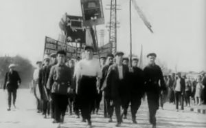 Szene aus Dziga Vertovs Donbass-Sinfonie (1930)